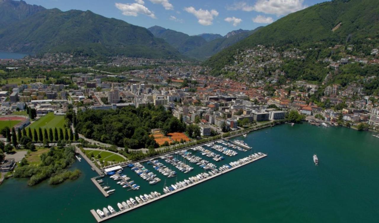 Lungolago Rosso * Locarno