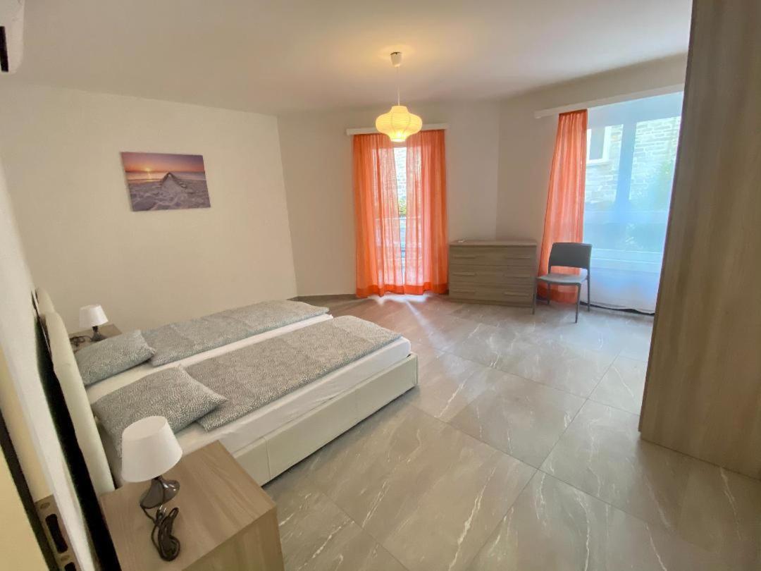Lungolago Rosso Apartment